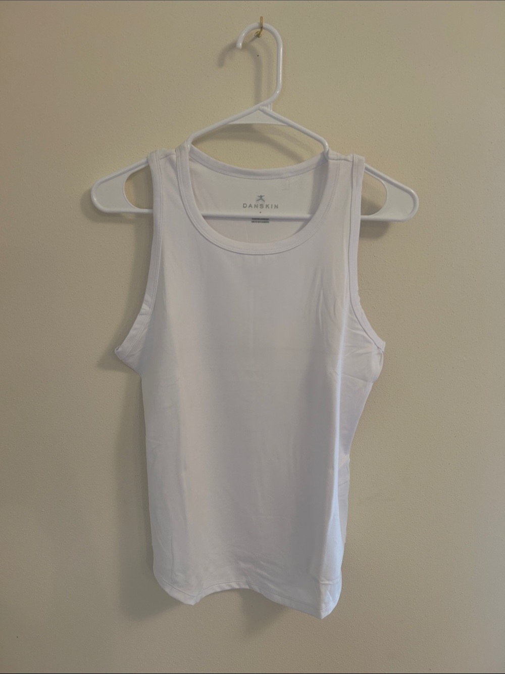 Danskin White Sleeveless Athletic Tank